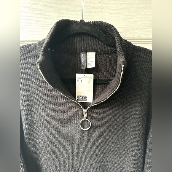 H&M Black Half Zip Crop Sweater - Size Large NWT - Picture 4 of 4